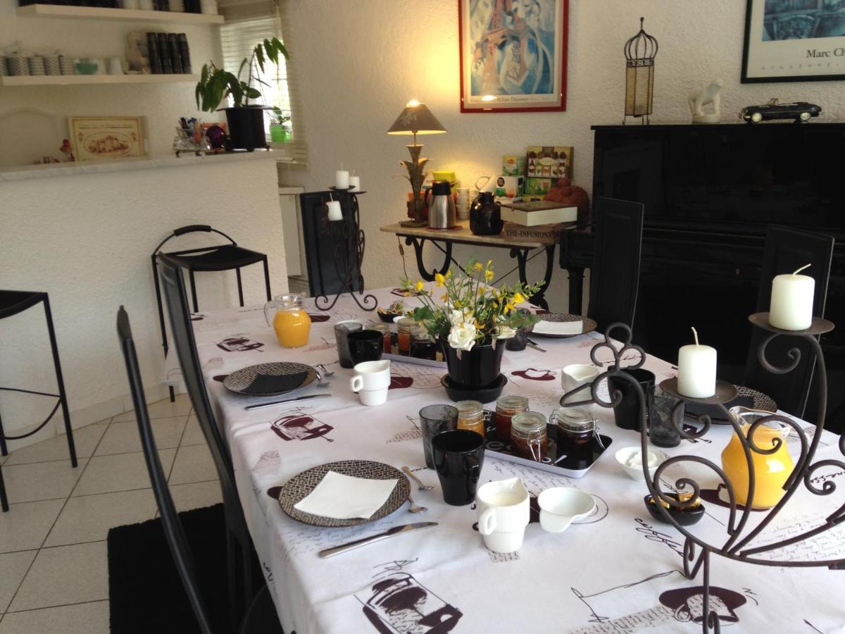 Le Jardin De La Cite Bed & Breakfast Carcassonne Ngoại thất bức ảnh
